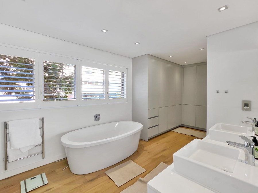 3 Bedroom Property for Sale in Bantry Bay Western Cape